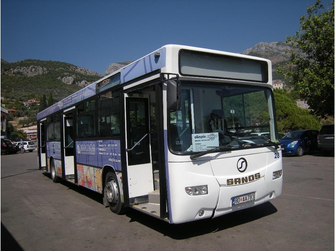 Автобус - основной вид общественного транспорта в Черногории