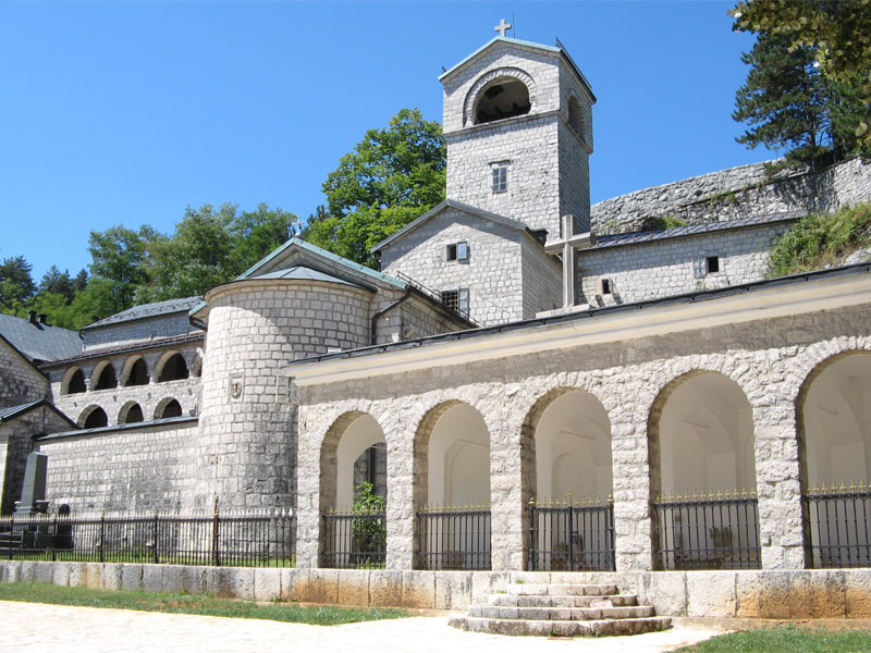 Цетинский монастырь - основная резиденция главы Сербской Православной Церкви