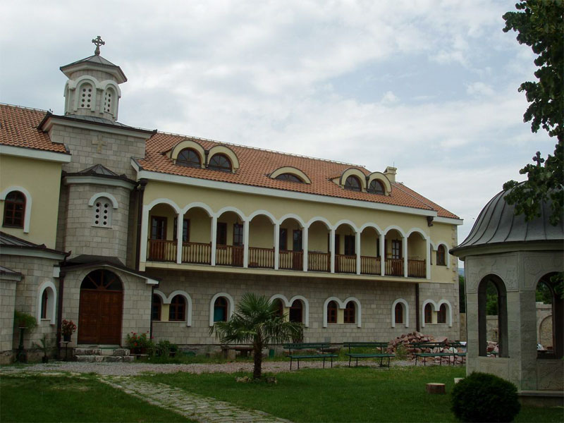 Главная церковь монастыря Ждребаоник посвящена Архангелу Михаилу