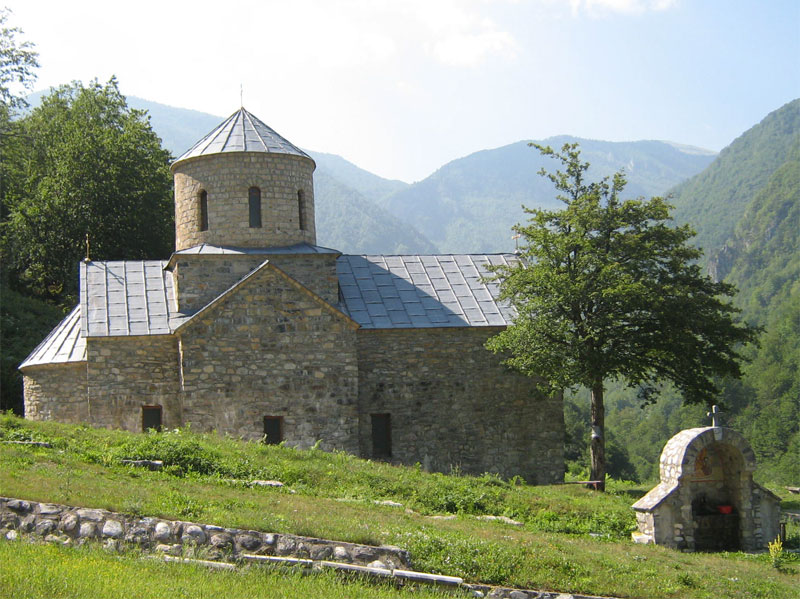 Монастырская церковь посвящена Святой Троице