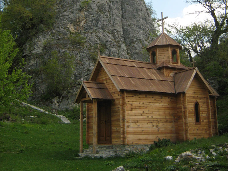 Монастырская церковь Святого Пантелеймона полностью построена из дерева