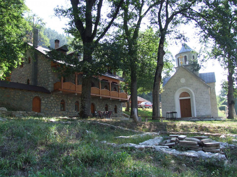 Церковь монастыря Шудикова посвящена Вознесению Пресвятой Богородицы