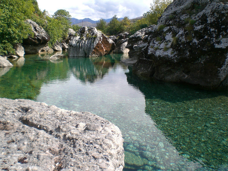 Река Циевна - это классическое воплощение очень красивых черногорских рек