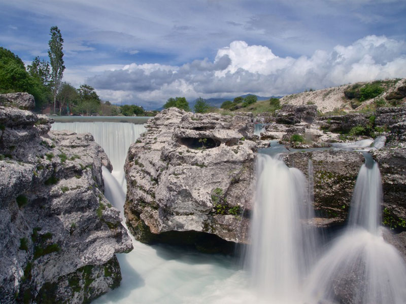 Река Циевна известна также за счет находящегося на ней водопада Ниагара