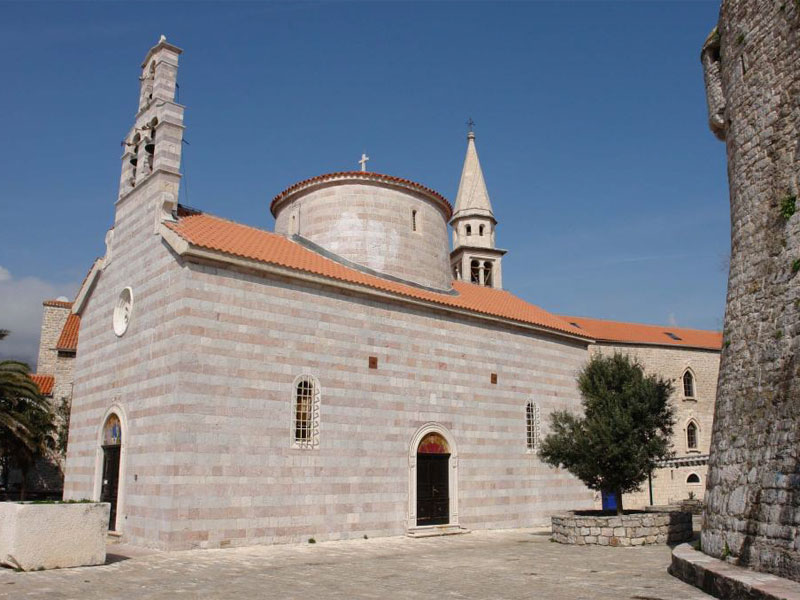 Церковь Святой Троицы в Будве была построена в типичном византийском стиле