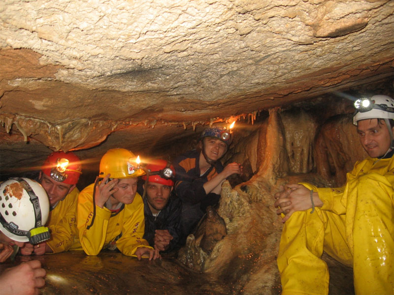 Небольшая Кошачья пещера полностью исследована спелеологами