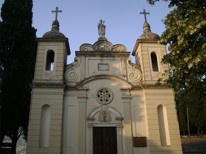Католическая церковь Святого Николая возле архиепископства