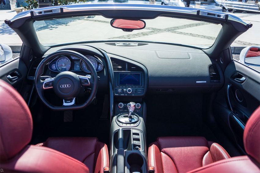 Audi R8 Spyder напрокат